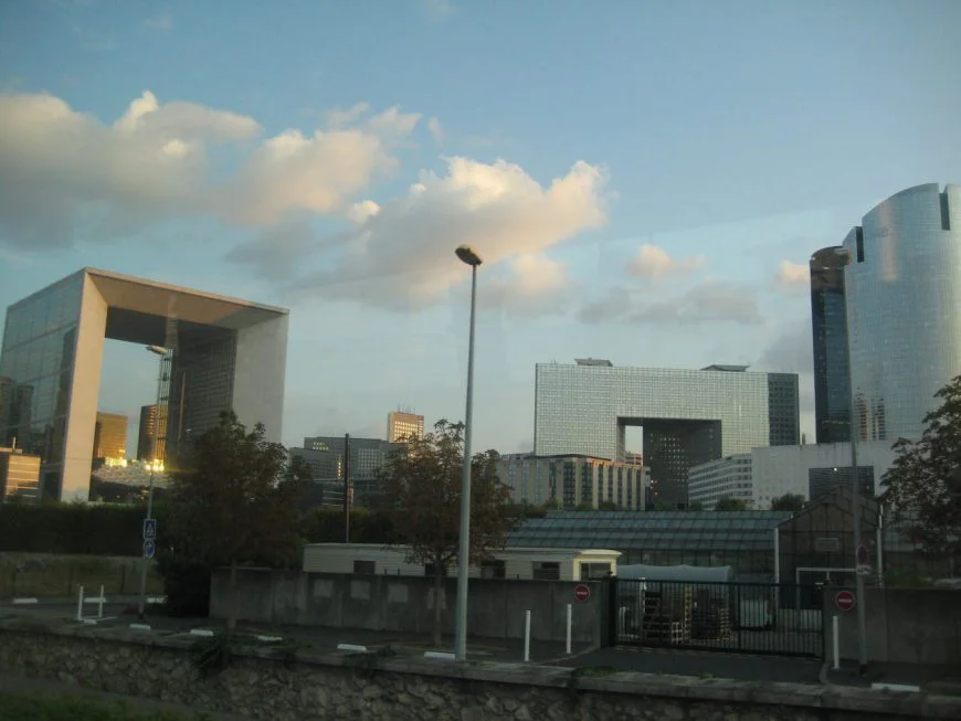 Ла-Дефанс (фр. La Défense