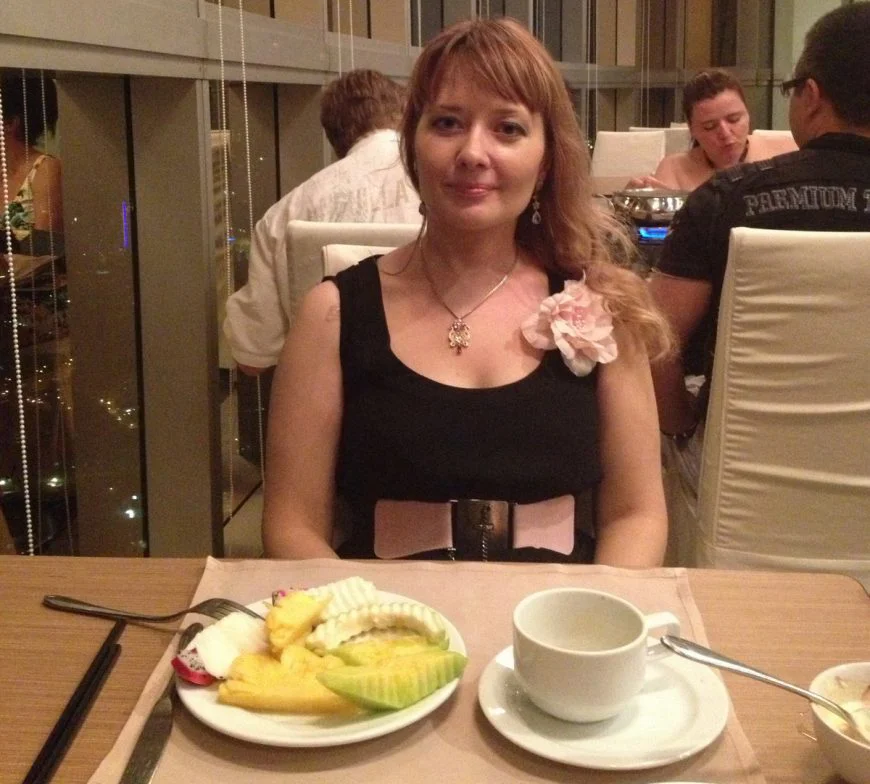 Елена Чемезова во время ужина в БайокСкай