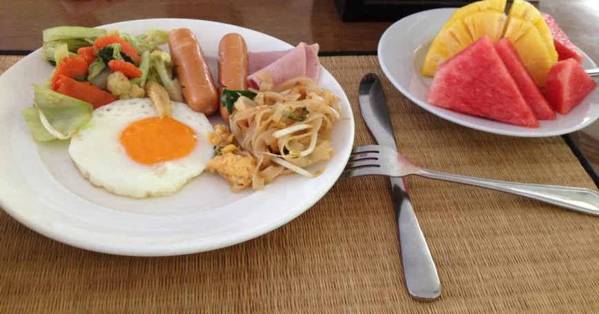 Типичный тайский завтрак в отеле