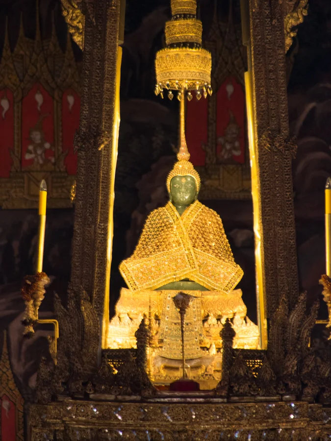 изумрудный Будда в королевском дворце в Бангкоке Emerald Buddha