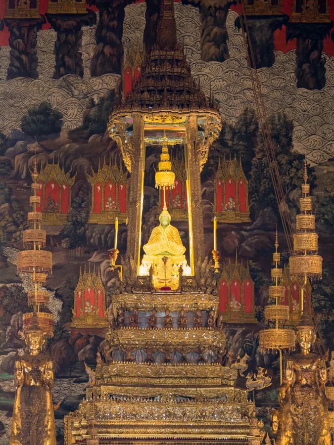 изумрудный Будда в королевском дворце в Бангкоке Emerald Buddha