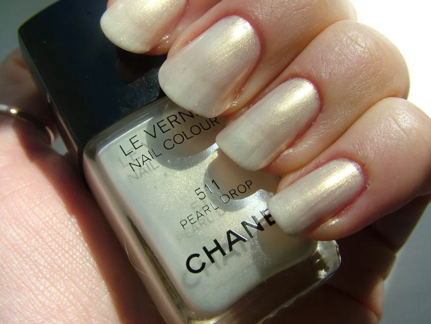 Chanel 511 Perl Drop swatches