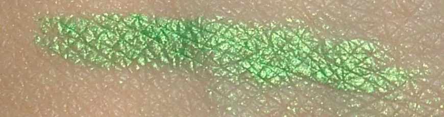 Зелёный карандаш для глаз Urban decay eyeliner 24/7:  Freak отзыв и свотчи
