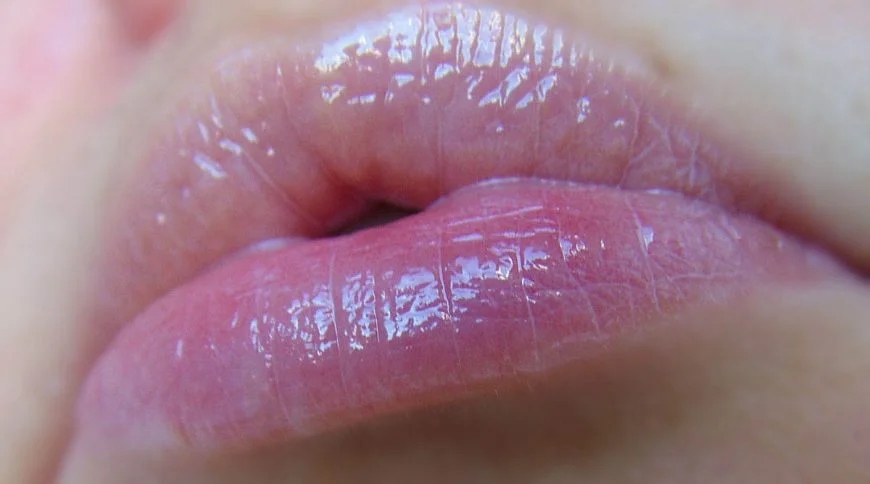 Отзывы на бальзам для губ Люмене Lumene Sensitive Touch SOS бьюти-блог