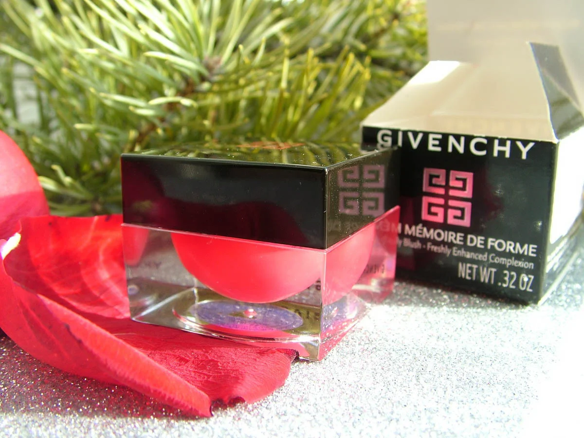 Givenchy Blush Memoire De Forme Rose Extravagant