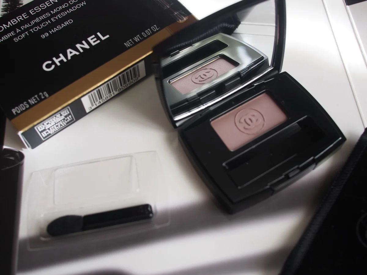 Тени для век Шанель Chanel Ombre Essentielle #99Hasard