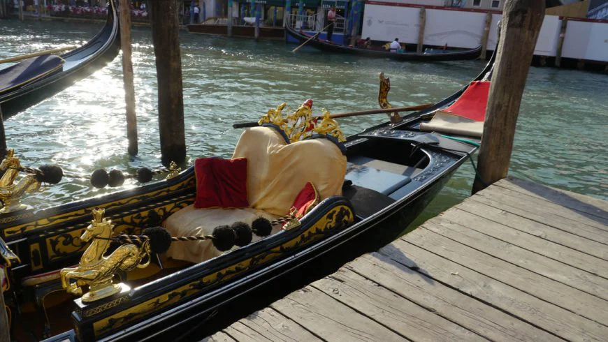 катание на гондолах в венеции цена 