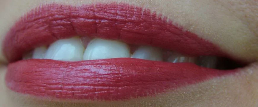 губная помада Шанель Chanel Rouge Allure Velvet Luminous Matte Lip Colour #58 Rouge Vie