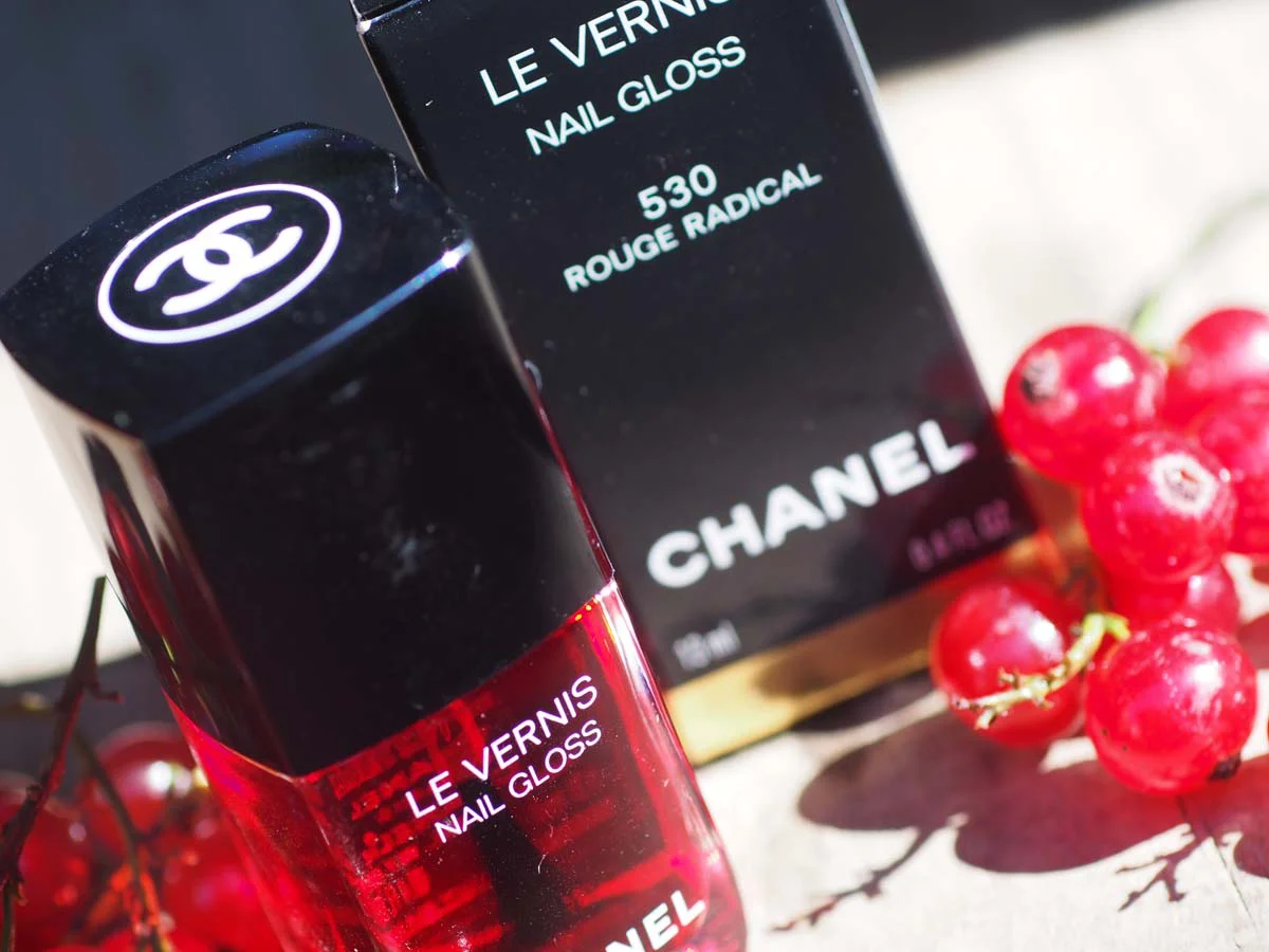 Chanel Rouge Radical, CHANEL FALL 2016 MAKEUP COLLECTION: LE ROUGE. COLLECTION N°1, nail vernis Chanel, lak dlya nogtey, otzyvy o kosmetike, beauty-obzor, beauty blog, отзывы о косметике, отзывы о Шанель, свотчи косметики, обзоры косметики, nail vernis swatches