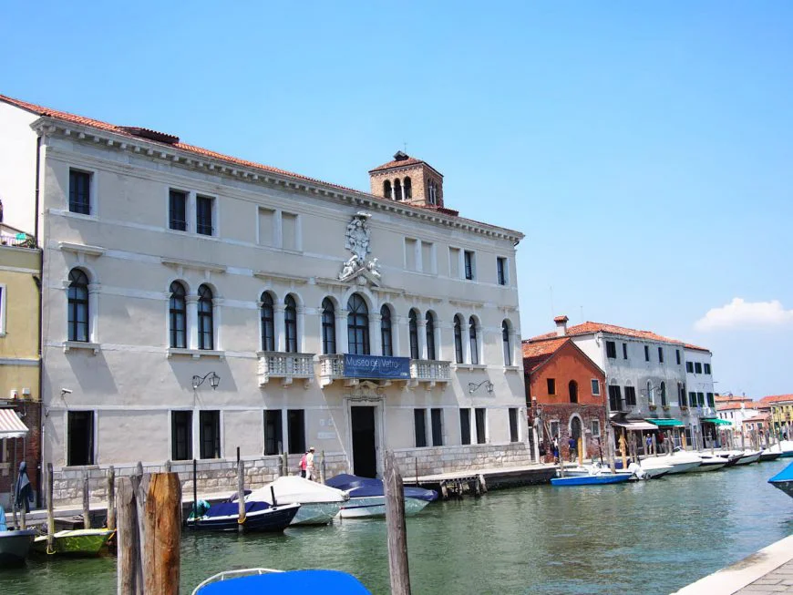 Музей стекла и стеклодувов на Мурано в Венеции