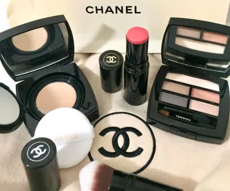 Chanel-Summer-2017-Les-Indispensables-de-L’Ete-Cruise-Collection2