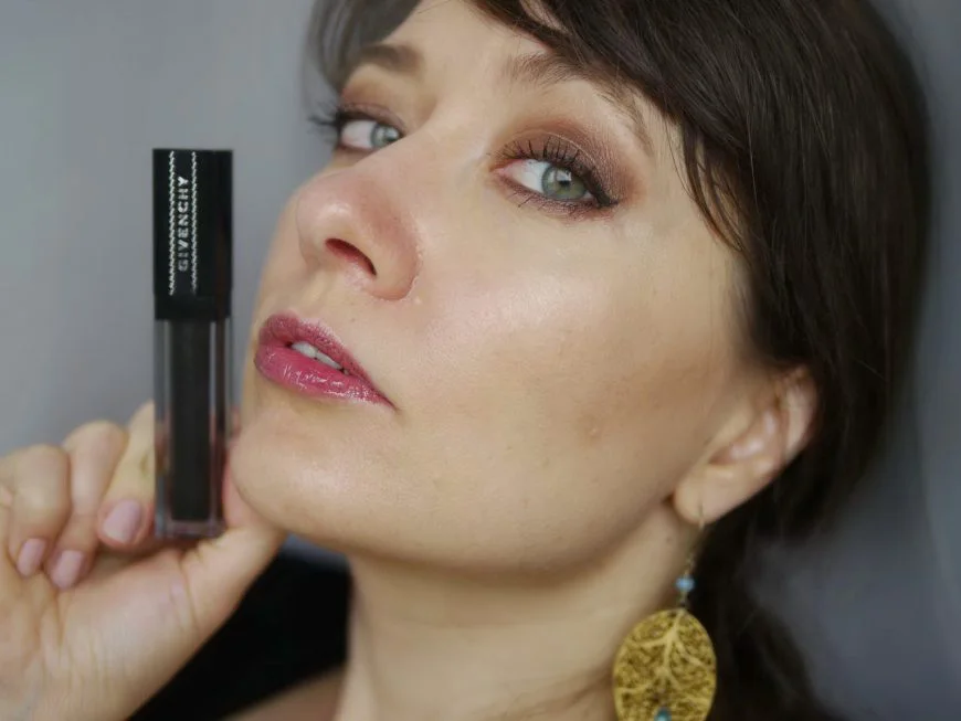 Givenchy Gloss Inerdit Revelateur 16 Noir Revelateur чёрный блеск для губ Живанши