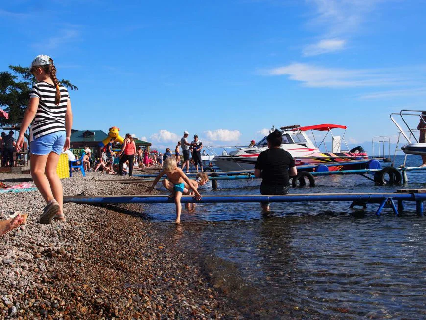 пляж в Листвянке фото