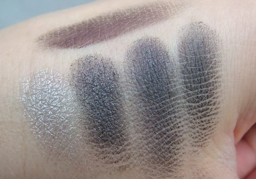 свотчи теней Dior-couleurs-couture-Golden-Nights-089-Black-Night-swatches-review