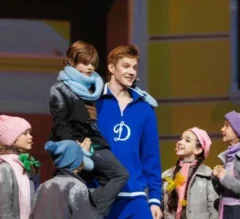 Дядя Стёпа. Говорят, под Новый год…--